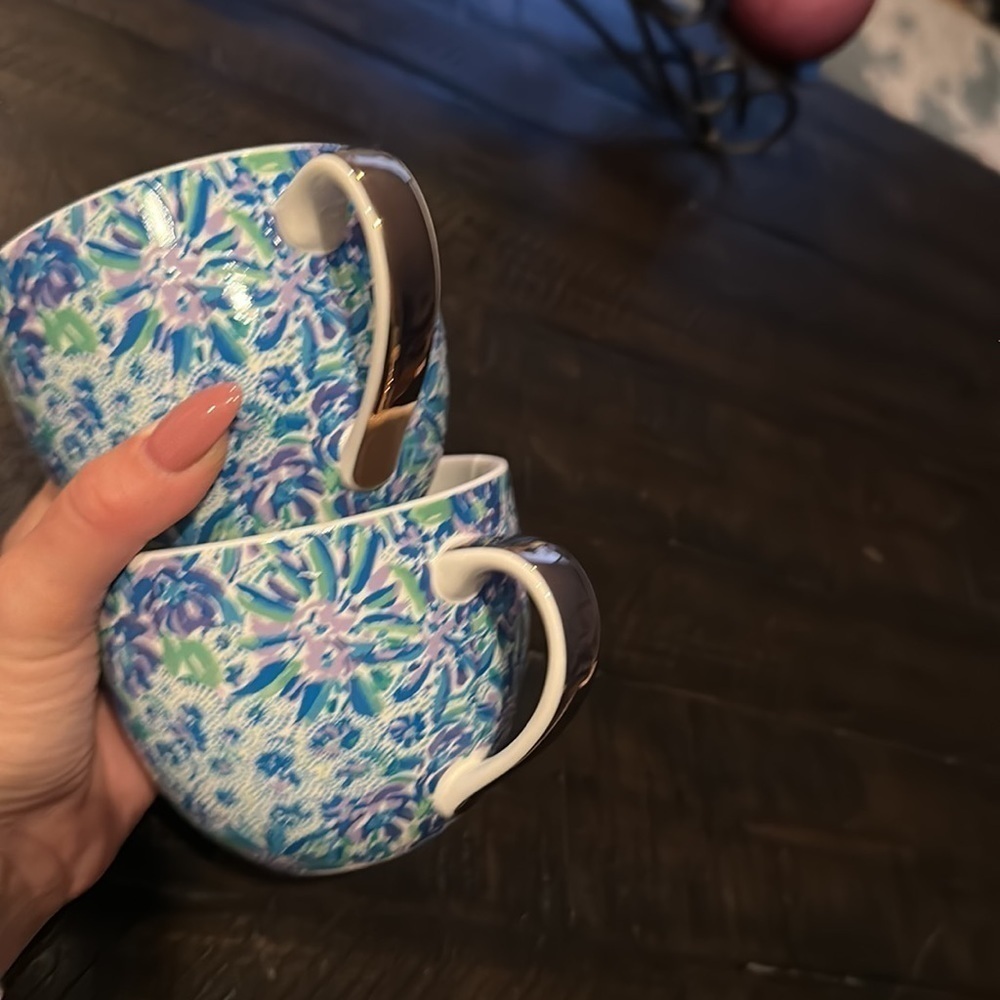Lilly Pulitzer Tiger XX Lily Blue Floral Two 12oz Coffee Mugs Tea Cups Collector - Picture 14 of 16